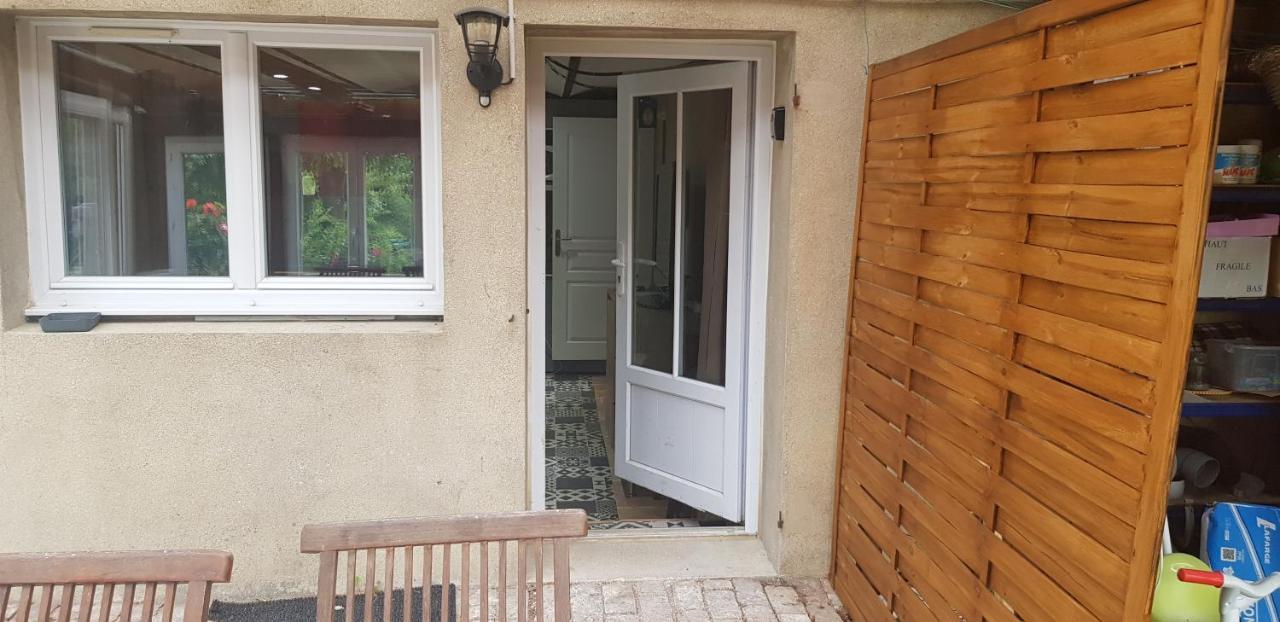 T4 climatisé à 20 mn de Disney et 50 de Paris dans jolie maison briarde Mortcerf Exterior foto