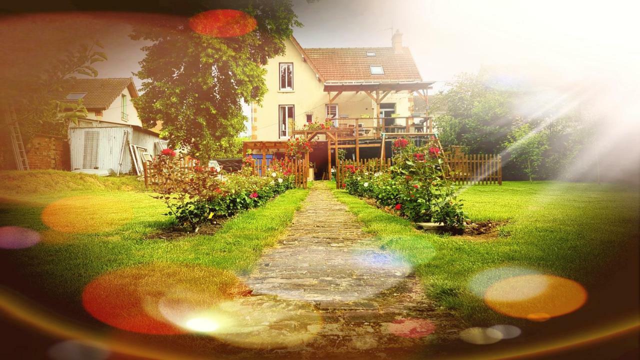T4 climatisé à 20 mn de Disney et 50 de Paris dans jolie maison briarde Mortcerf Exterior foto